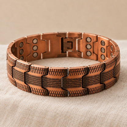 Copper&Ease — Crag Textured Copper Link Bracelet — surface detail