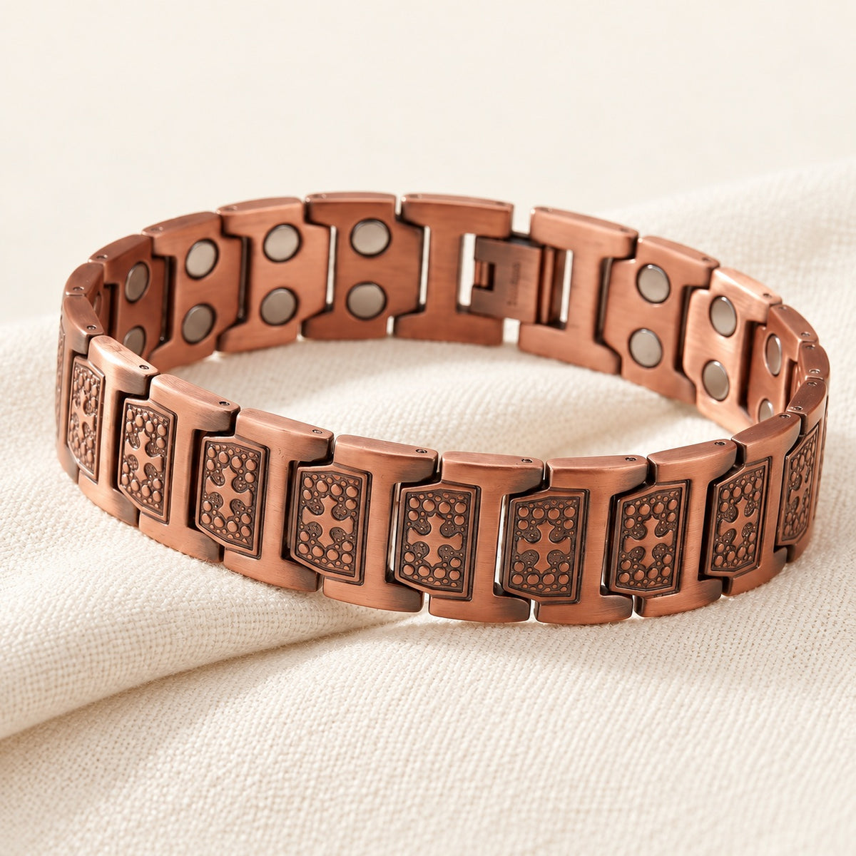 Copper&Ease — Gale Engraved Copper Link Bracelet — surface detail