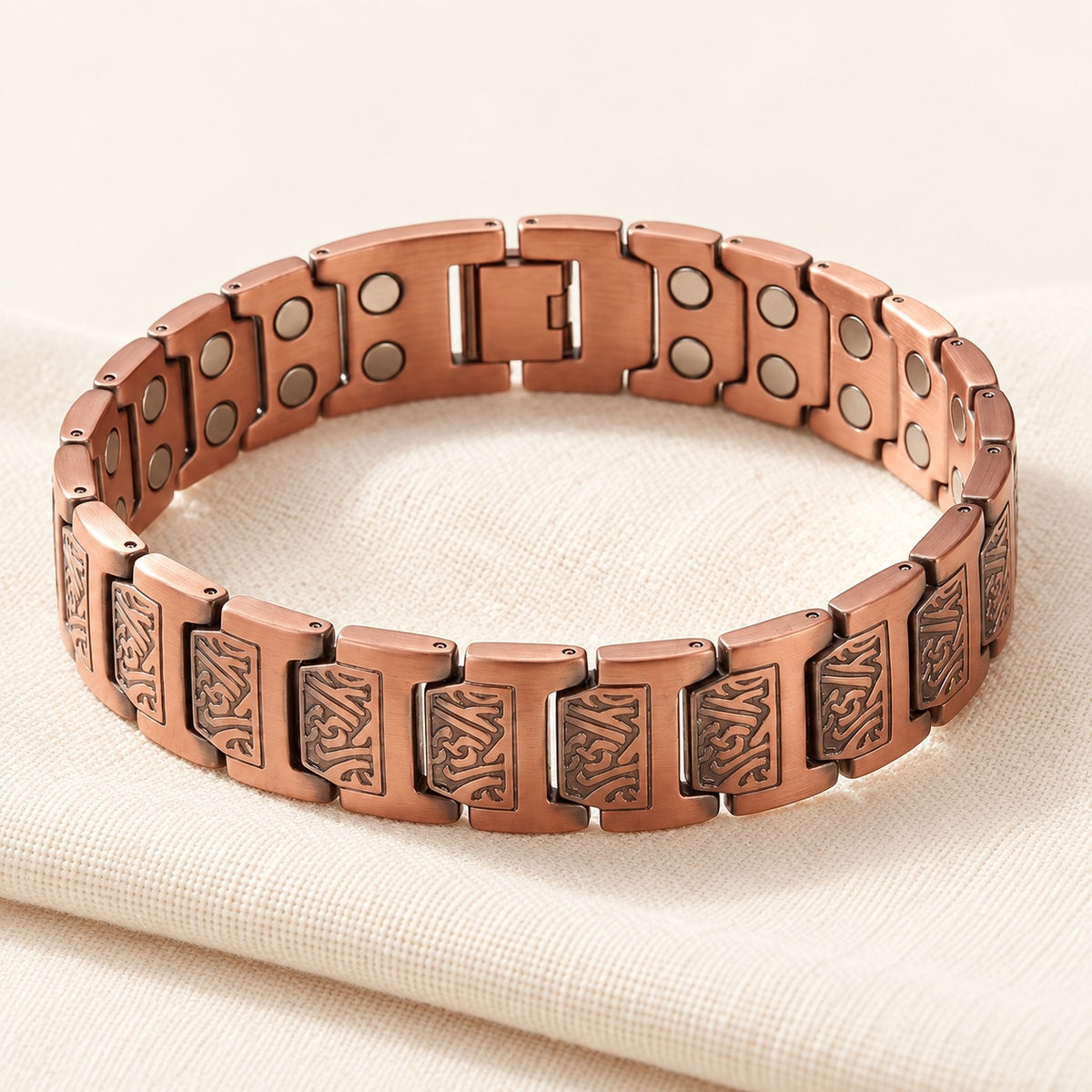 Copper&Ease — Glen Framed Copper Link Bracelet — surface detail