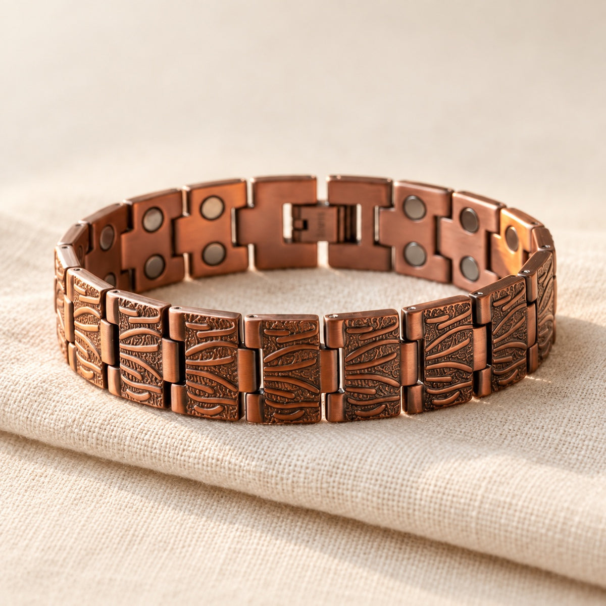Copper&Ease — Grit Ridged Copper Link Bracelet — surface detail