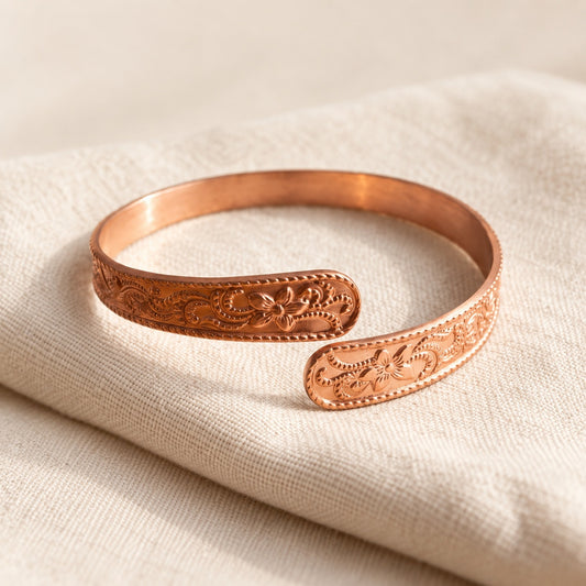 Copper&Ease — Moor Overlap Copper Cuff — surface detail