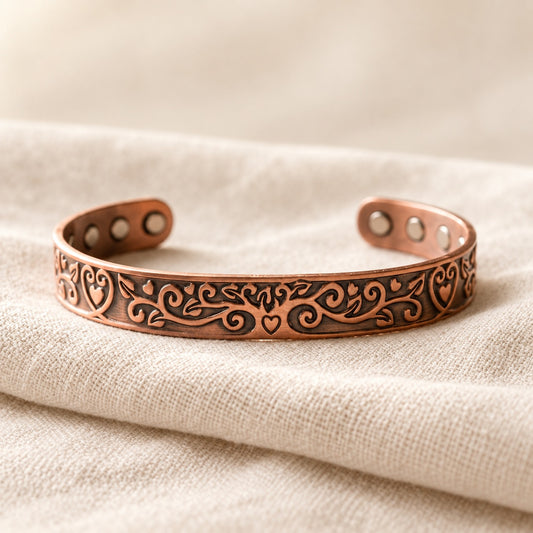 Copper&Ease — Tide Heart Copper Cuff — surface detail
