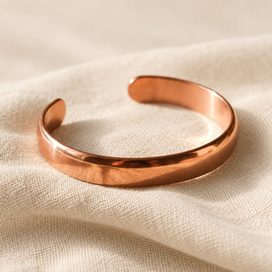 Copper&Ease — Tide Polished Copper Cuff — surface detail